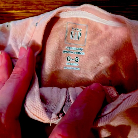 Pink baby GaP never worn outfit - Picture 3 of 4